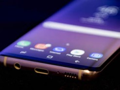 Названы лучшие смартфоны 2017 года