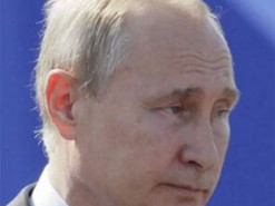 Росіяни масово виводять долари за кордон: переказали рекордну в історію суму