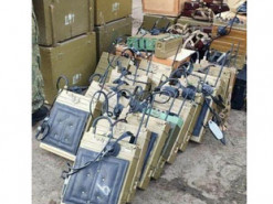 Окупанти видали "мобікам" рації, які використовувалися в 80-х роках минулого століття. Фото