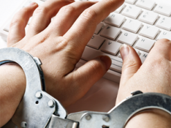 Виправдовувала вторгнення РФ в Україну: у Чернігові оголосили підозру блогерці