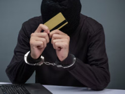 Жінка втратила 80 тисяч гривень, продаючи дитячі речі онлайн