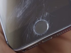 Стекла в смартфонах продолжают царапаться. Почему?