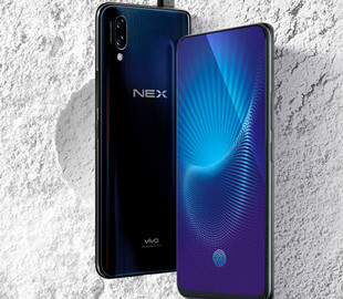 Первый безрамочный смартфон с выдвижной камерой обновили до Android 9 Pie