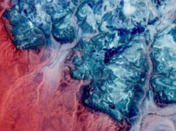 Google показала тисячу красивих фотографій Землі з космосу