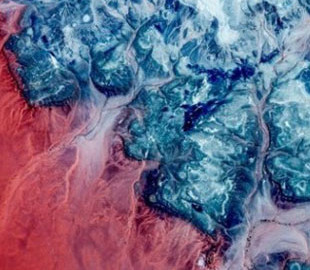 Google показала тисячу красивих фотографій Землі з космосу