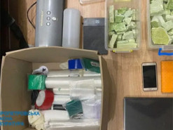 Зарабатывали до миллиона в месяц: на Днепропетровщине ликвидировали нарколабораторию