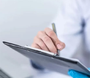 МОЗ опубликовал перечень врачей, консультирующих по телефону или онлайн