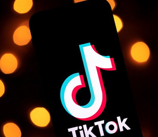 В Британии ребенок попал в хирургию из-за нового тренда в TikTok: ему удалили аппендикс и часть кишечника из-за магнитов внутри