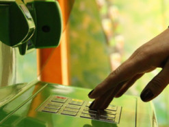 Киевстар предупредил о схеме мошенников с банкоматами