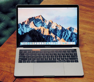 Фотограф не может улететь из Вьетнама из-за MacBook Pro