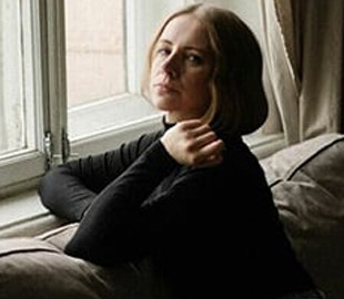 Программистка донесла в 2020-м на соседей за БЧБ-флаг, а теперь сама убежала в Литву