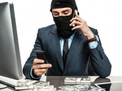 У Мережі торгують особистими даними мільйонів українців: "ПриватБанк" запевняє, що викрали не їхню базу