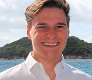 Вместе с Безосом в космос полетит самый молодой в мире астронавт