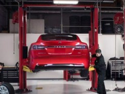 Владельцы автомобилей Tesla могут следить за ходом их ремонта