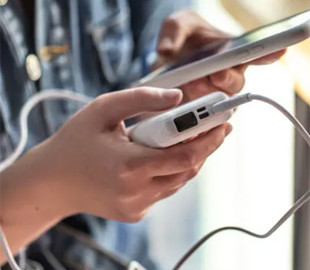 На випадок блекауту: як зарядити телефон