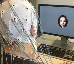 Новый чип считывает предпочтения пользователей прямо из мозга