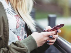 Realme первой представила магнитную беспроводную зарядку для Android