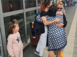 Тоня Матвиенко показала трогательное видео встречи с мамой в Германии