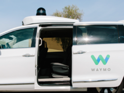 Google официально запустит сервис такси с беспилотниками до конца 2018 года