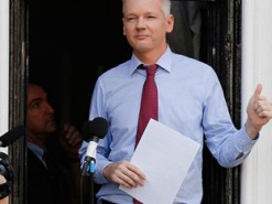 Президент Эквадора заявил, что Ассанж должен будет покинуть посольство