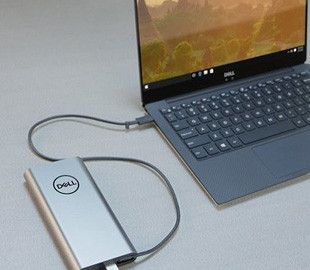 Актуально під час блекаутів: як зарядити ноутбук від павербанка