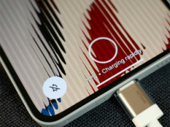 Як самостійно і безпечно очистити роз'єм зарядки у телефоні