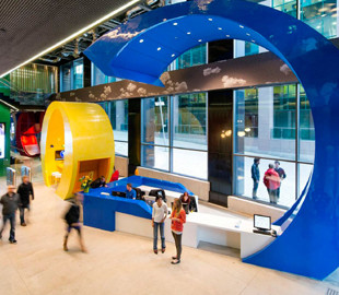 Из Google был уволен сотрудник, продававший данные своих коллег