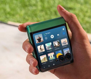 Розкрито три нові кольори Motorola Razr 70