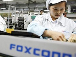 iPhone X нелегально собирают 17-летние практиканты завода Foxconn