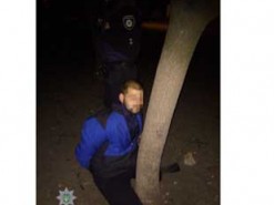 В Мариуполе патрульные помешали мужчине вырезать кабель