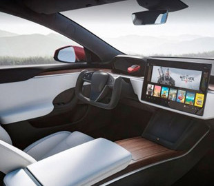 Новое рулевое колесо Tesla Model S Plaid оказалось неудобным при вождении