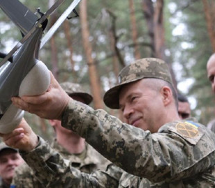 Головнокомандувач ЗСУ Сирський розповів, як далі будуть розвиватися наземні, морські і повітряні БПЛА в Україні