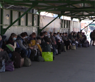 На КПВВ «Станиця Луганська» аферисти продають доступ до WI-FI і застосунку «Дій вдома»