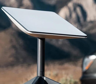 Польща закупить 5000 терміналів Starlink для захисту інтернету в Україні