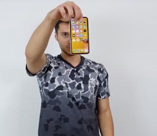 iPhone XR лучше выдерживает падения, чем iPhone 8
