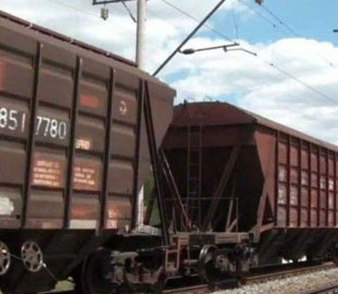 Одессит залез на товарный вагон сделать селфи и его ударило током: сейчас за его жизнь борются врачи