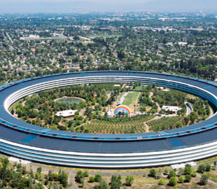 Apple изменила планы по возвращению сотрудников в офис после новой вспышки COVID-19 в США