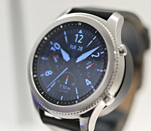 Swatch обвиняет Samsung в копировании циферблатов и требует более 100 млн долларов