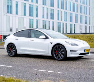 Обман на $16 тысяч: ремонт Tesla оказался дешевле в 20 раз