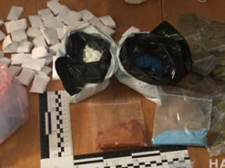 На продажу: одессит накупил в интернете и хранил дома наркотики на 1,5 миллиона