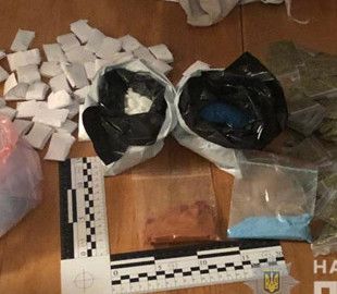 На продажу: одессит накупил в интернете и хранил дома наркотики на 1,5 миллиона