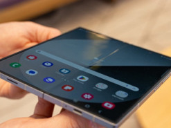 Samsung може зробити свої наступні складані смартфони ще тоншими, але прибере важливу деталь