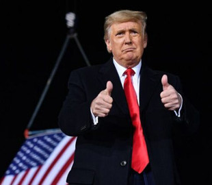 Стали известны сроки запуска соцсети Трампа