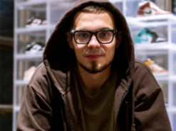 Загрожує 8 років тюрми: відомого російського блогера затримали в аеропорті Москви