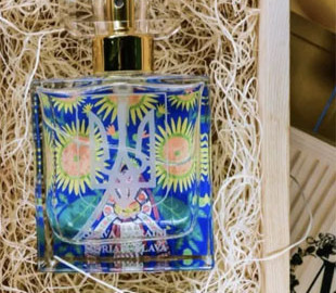 В Канаде выпустили парфюм "Слава Україні": часть денег с продажи направят Нацбанку Украины