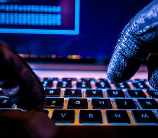 Российские хакеры готовят масштабную атаку против Украины