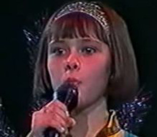 Юлія Саніна зворушила рідкісним відео, де 10-річна співає молитву про Україну