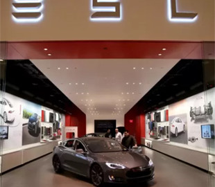 Компания Tesla запускает новую 420-ваттную солнечную панель