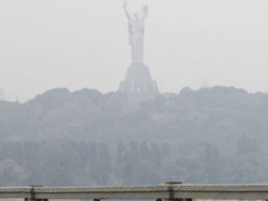 У Київській області сталося загоряння торфу. Містян просять зачинити вікна