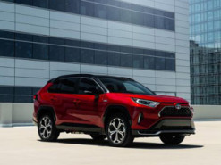 Инициатива Toyota позволит заряжать свои электрокары исключительно экологичной энергией